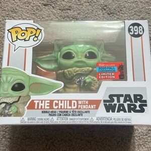 Disney Baby Yoda with Pendant 2020 Comic Con Exclusive Funko Pop